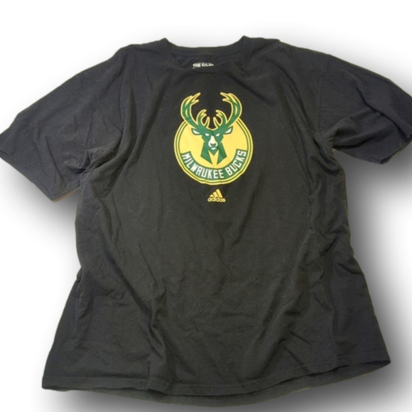 adidas Other - Milwaukee 🏀 bucks tee